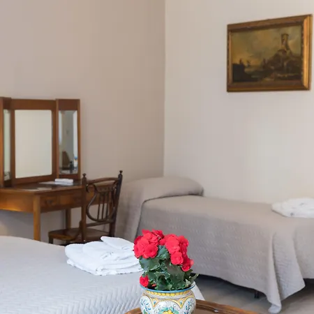 Supportico Lopez Guest house