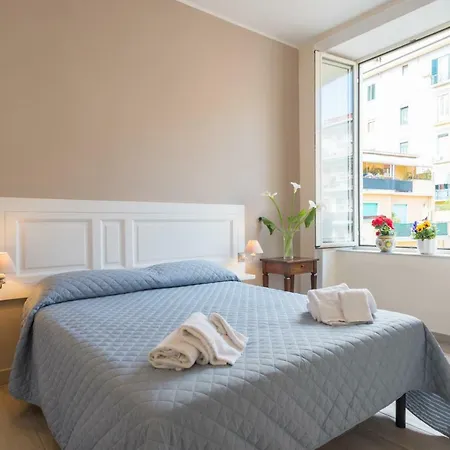 Supportico Lopez Guest house