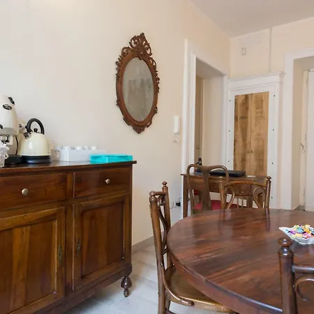 Supportico Lopez Guest house