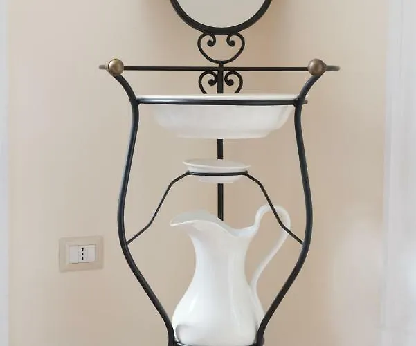 Supportico Lopez בית הארחה נאפולי